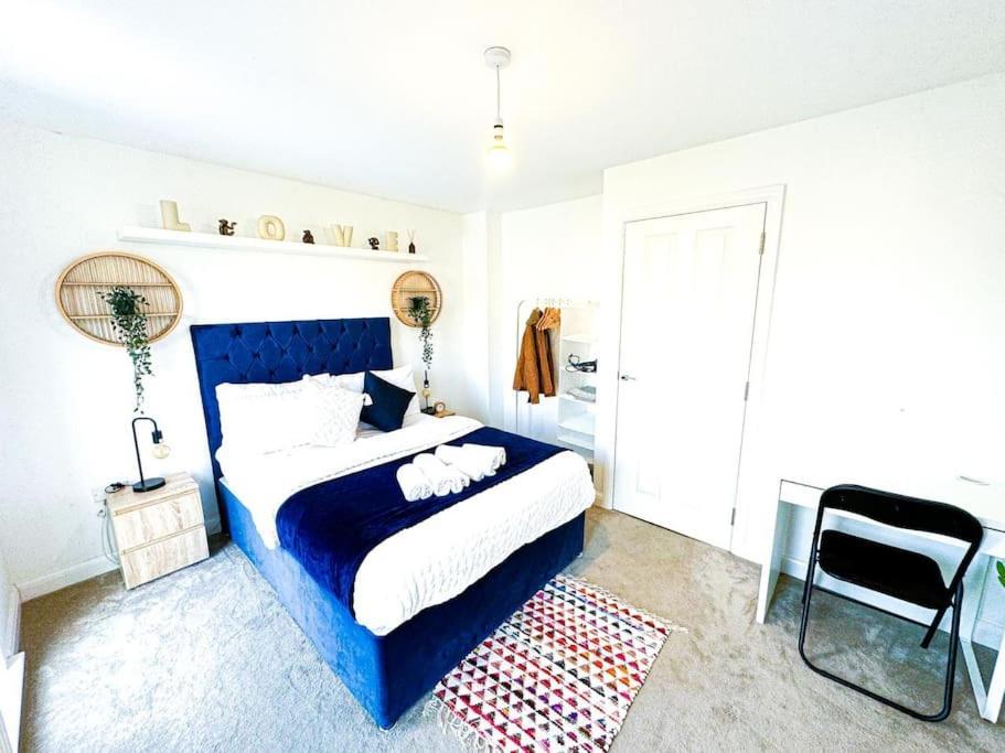 Contractors, Families, Tourists & Groups Welcome Sleeps Upto 9, Garden, Pet Allowed, Parking Included! Birmingham Exterior photo
