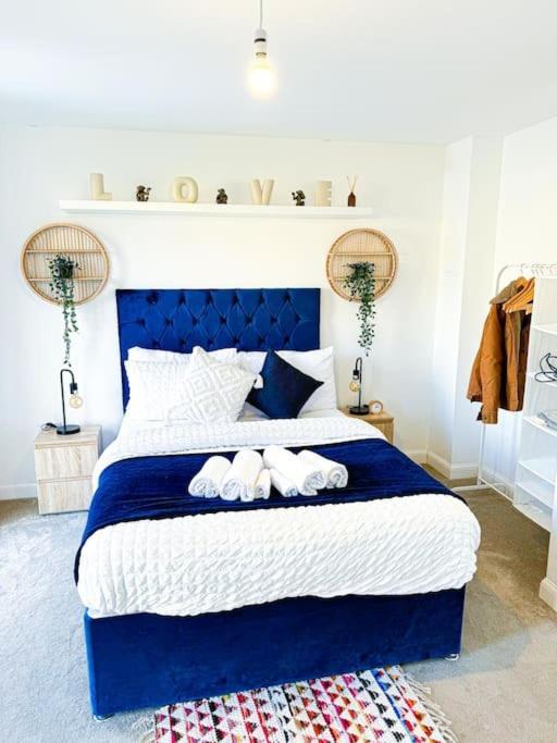 Contractors, Families, Tourists & Groups Welcome Sleeps Upto 9, Garden, Pet Allowed, Parking Included! Birmingham Exterior photo