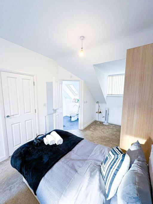 Contractors, Families, Tourists & Groups Welcome Sleeps Upto 9, Garden, Pet Allowed, Parking Included! Birmingham Exterior photo