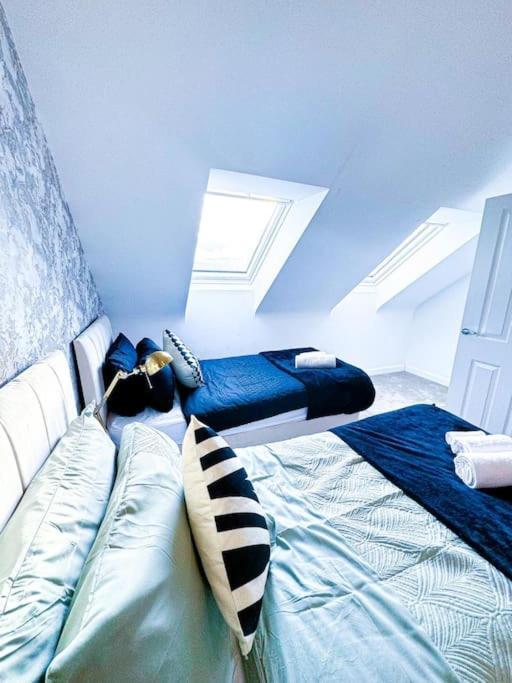 Contractors, Families, Tourists & Groups Welcome Sleeps Upto 9, Garden, Pet Allowed, Parking Included! Birmingham Exterior photo